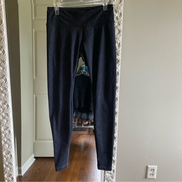 lululemon athletica Pants - Lululemon Women’s Wonder Under full length leggings size 8.